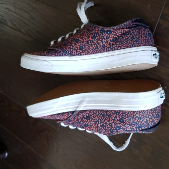 Van's shoes - Picture 8 of 12